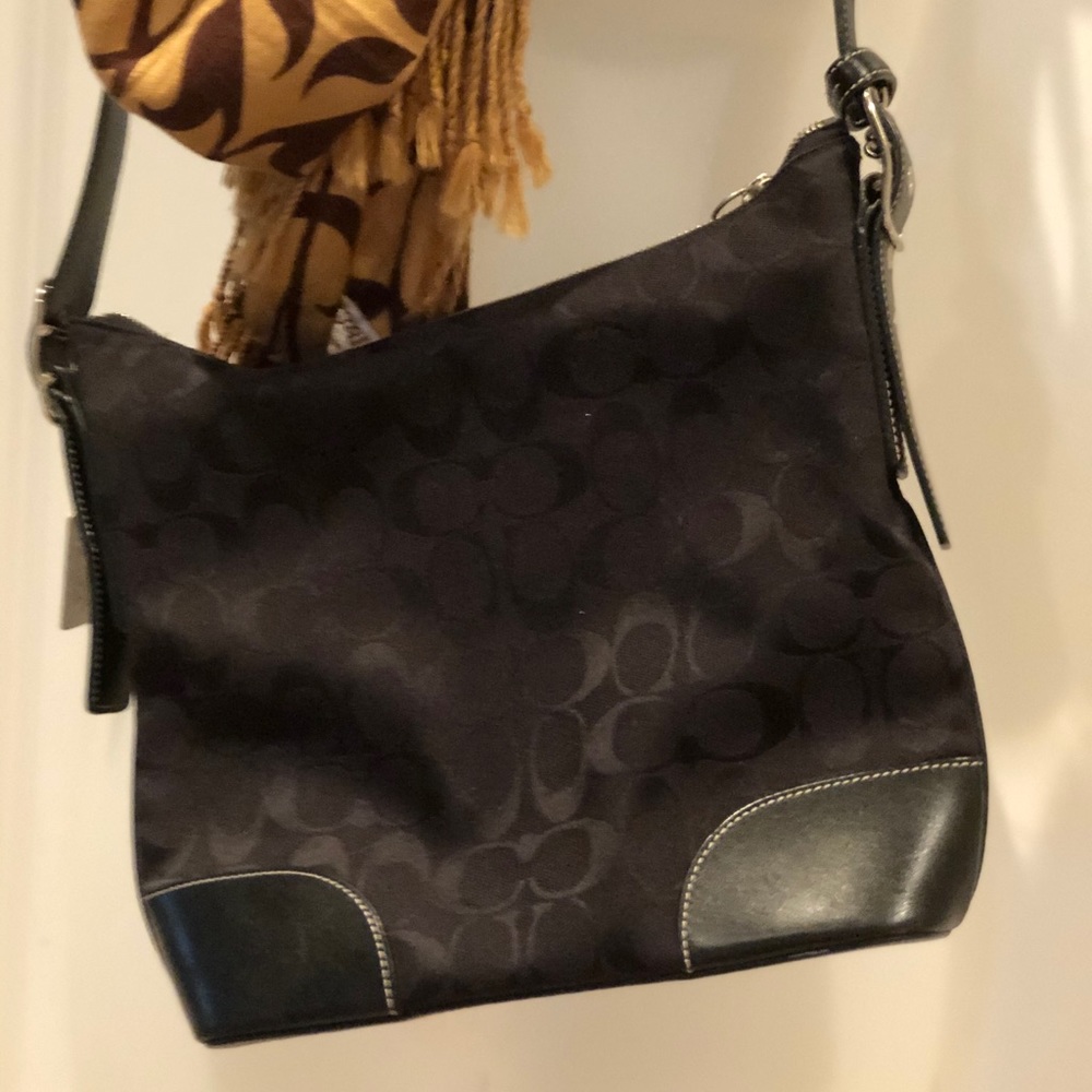Black Coach Logo Shoulder Strap Purse